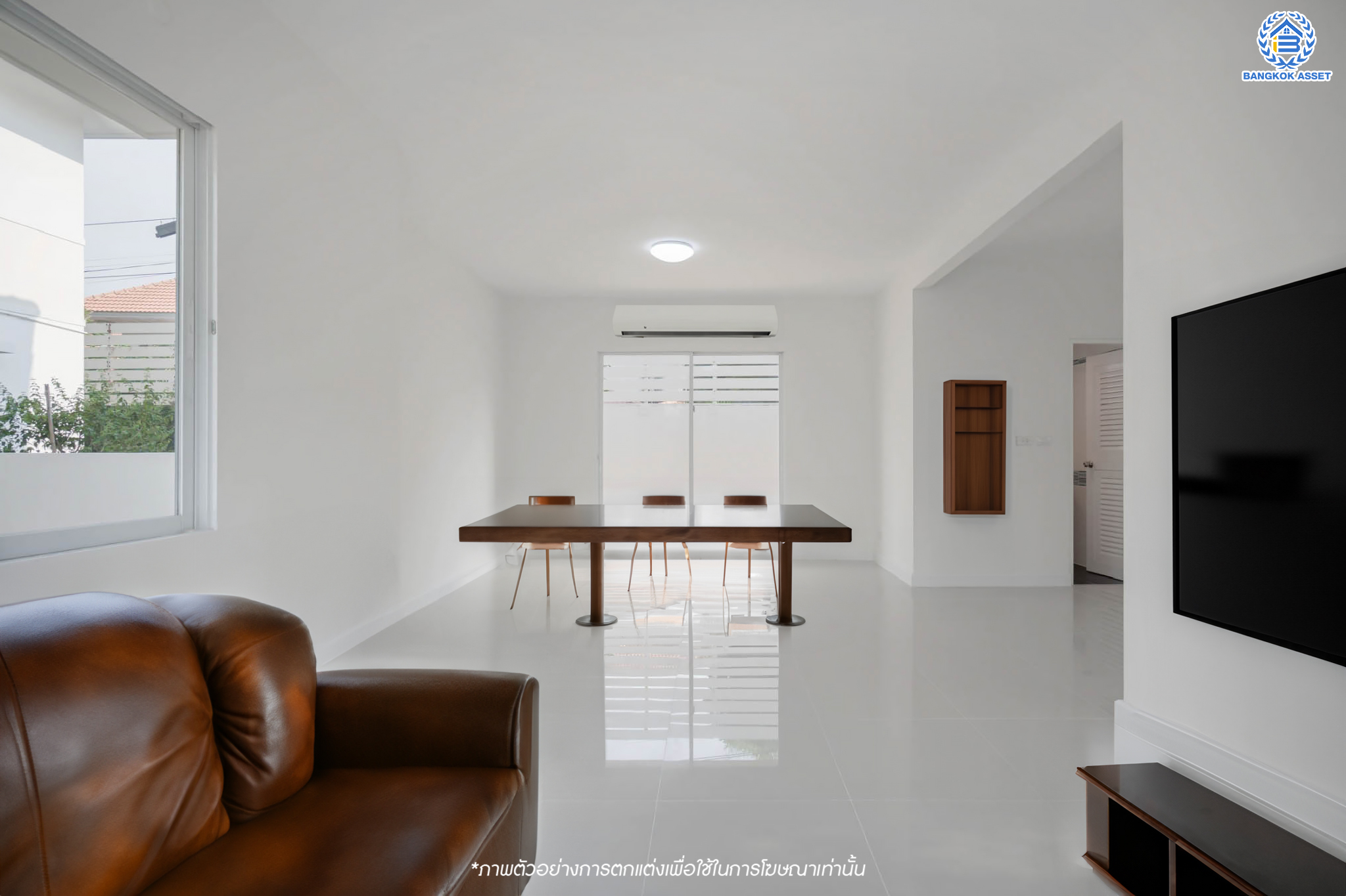 บ้านมือสองตกแต่งใหม่ โครงการ โฮมเพลส วงแหวน-รัตนาธิเบศร์ เนื้อที่ 51.10 ตร.ว. ฟังก์ชัน 3 ห้องนอน 2 ห้องน้ำ ที่จอดรถ 2 คัน ตั้งอยู่บนทำเลแห่งการเดินทาง เชื่อมต่อถนนรัตนาธิเบศร์ ใกล้ห้างเซ็นทรัล เวสต์เกต ใกล้รถไฟฟ้า "สถานีตลาดบางใหญ่"